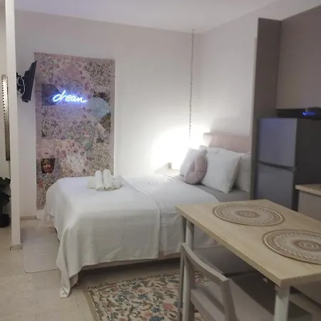 Апартаменты Starcentral, Seaside, Cosy And Lovely Салоники